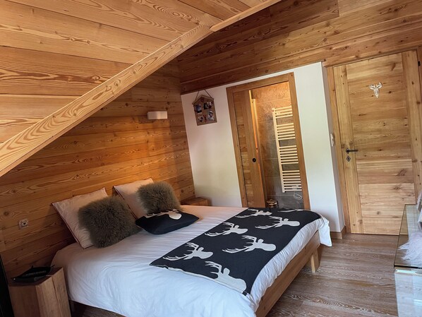4 bedrooms, desk, free WiFi