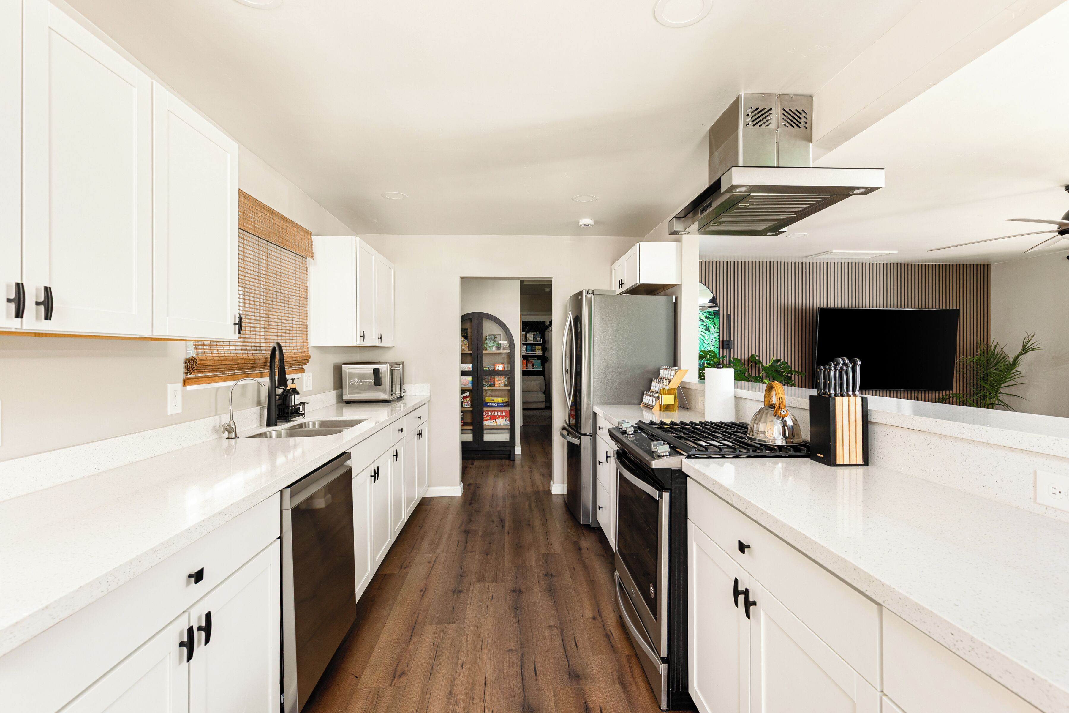 Microwave, oven, stovetop, dishwasher