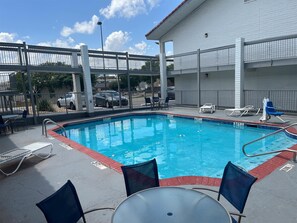 Pool - Studio 6 Suites Euless, Tx – Dfw West (Euless)