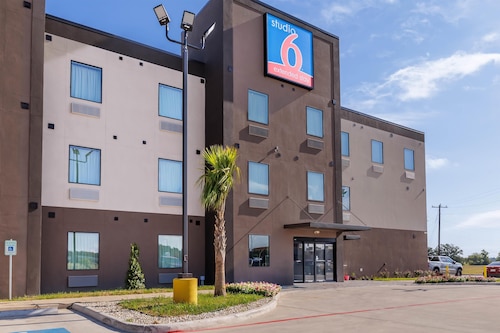 Studio 6 – Giddings, Tx