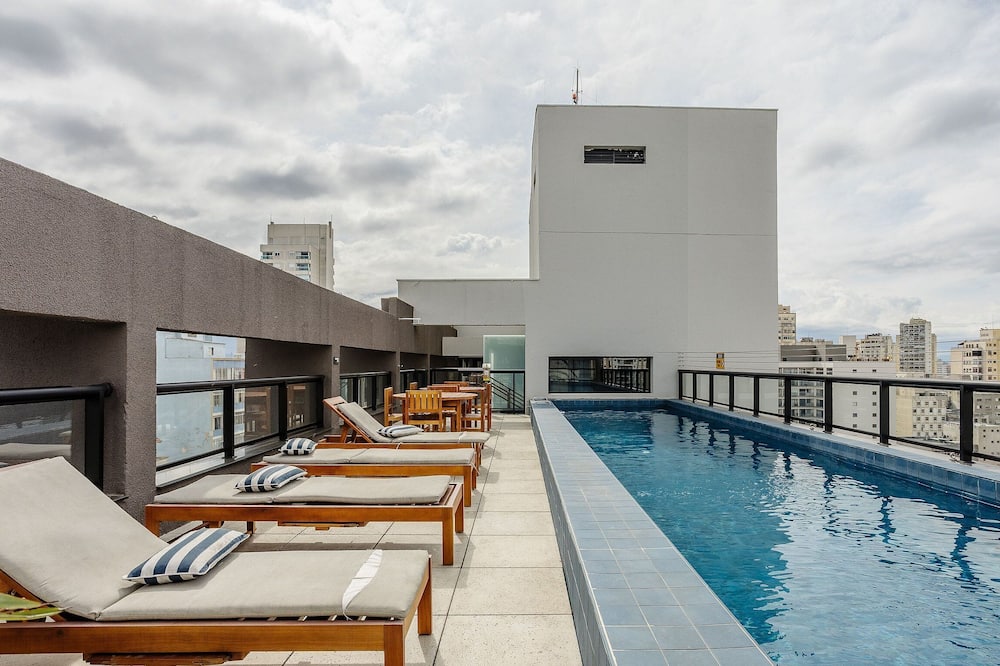 Studio em Cond. c\\/ piscina prox. do metrô ENP0607