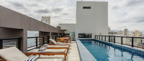 Leilighet – basic | Basseng | Utendørsbasseng