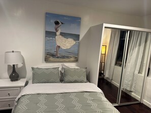 2 chambres, fer et planche à repasser, Wi-Fi, draps fournis