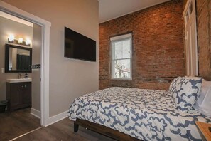 3 makuuhuonetta, silitysrauta/-lauta, Wi-Fi, vuodevaatteet