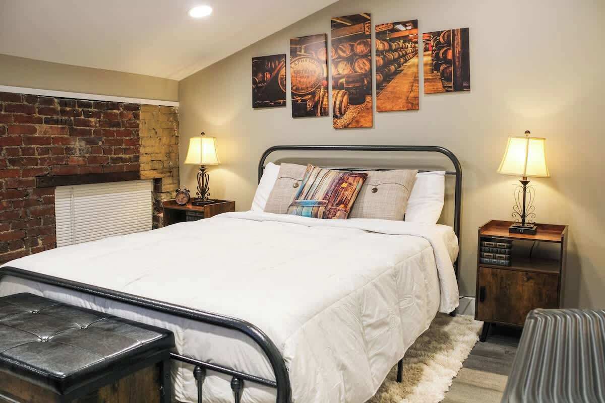 2 slaapkamers, een strijkplank/strijkijzer, wifi, beddengoed