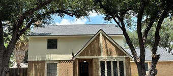 Best location in McAllen: pool, unwind, perfect for groups, Prime Location