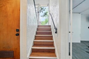 Interior - Modern Studio W/Parking/Long-Term Ready (Cincinnati)