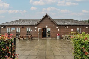 Exterior - Dashing Dennis - 22 (Launceston)