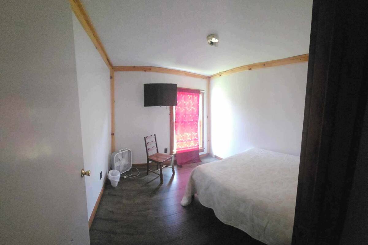 Basic Shared Dormitory | Free WiFi