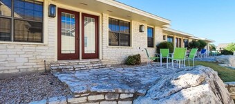 2BR Condo w/ Lake Access & Pool