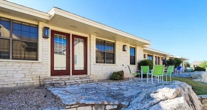 2BR Condo w/ Lake Access & Pool