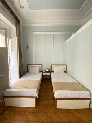 1 habitación, wifi y ropa de cama