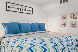 2 bedrooms, iron/ironing board, Internet, bed sheets