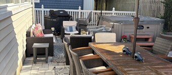 Beach Block 5-Bedroom Retreat with AC in Silver Beach, Lavallette, NJ