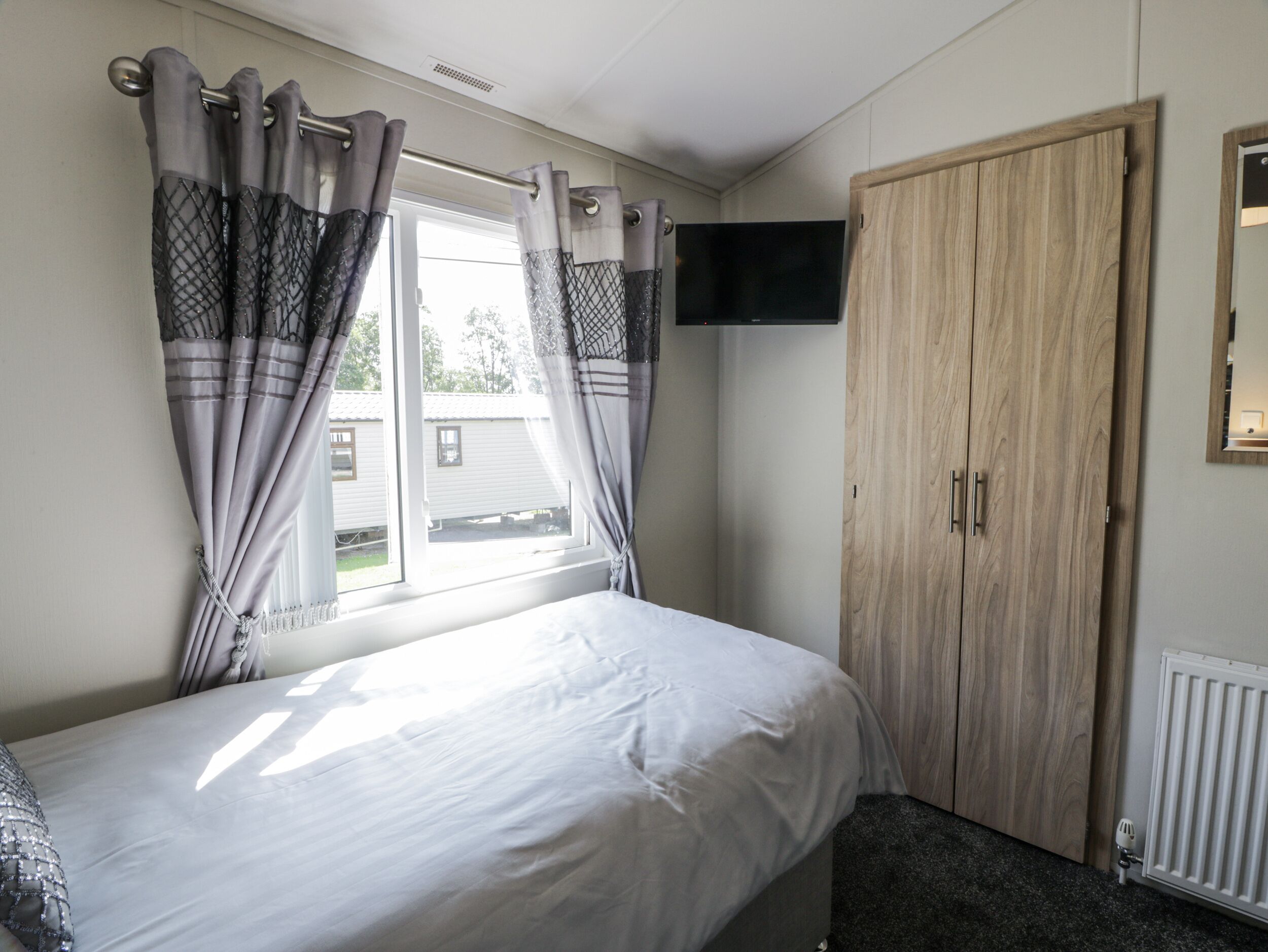 2 habitaciones, decoración personalizada y muebles diferentes 