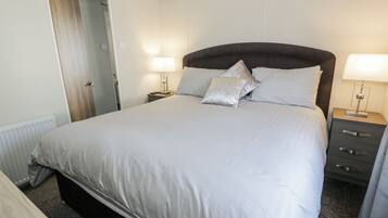 2 bedrooms, individually decorated, individually furnished, free WiFi