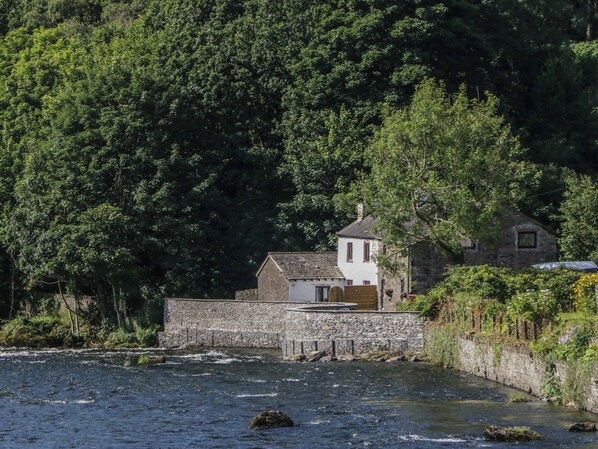 Exterior - Old Post Office Cottage (Ulverston)