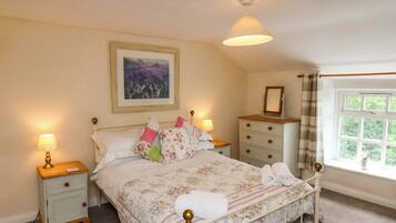 2 bedrooms, individually decorated, individually furnished, free WiFi