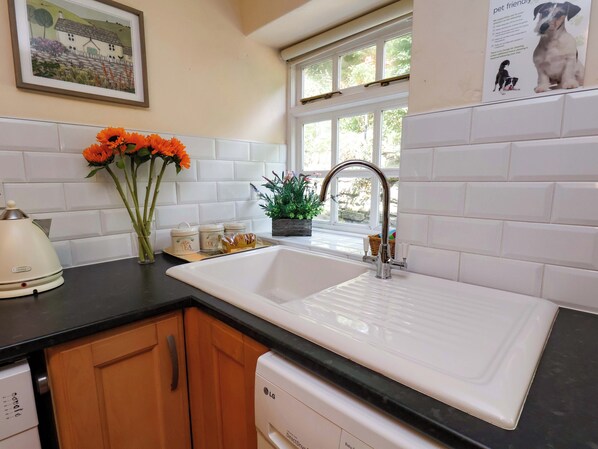 เครื่องล้างจาน, เครื่องครัว/จาน/ช้อนส้อม