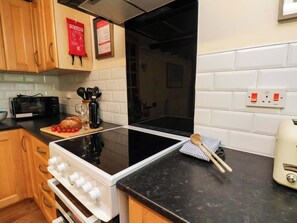 Dishwasher, cookware/dishes/utensils