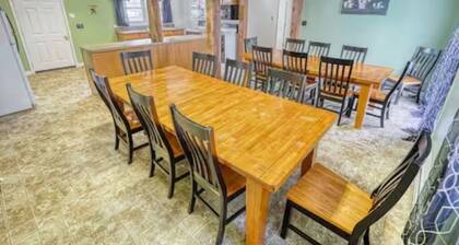 Spacious Cabin - Mountain Lodge on 35 Acres