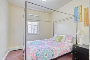 10 chambres, accès Internet, draps fournis