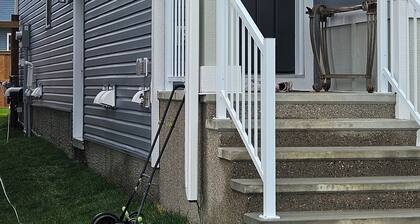 Brand new basement suite, Spruce Meadows Place + 1000 Mbps Superfast Wifi