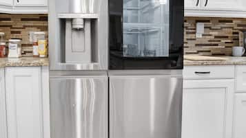 Mikrowelle, Ofen, Herdplatte, Geschirrspüler