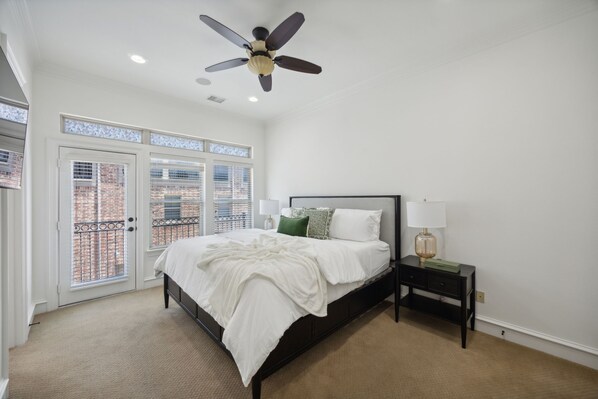 3 bedrooms, desk, iron/ironing board, free WiFi