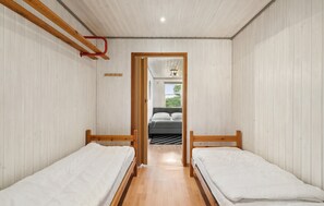 2 bedrooms, free WiFi