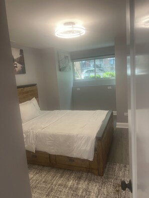 1 bedroom, desk, iron/ironing board, WiFi