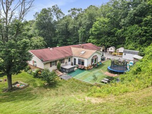 Exterior - Loysville Charm Meets Cabin 3-Bedroom with A/C, Fitness Room & peaceful Living (Loysville)