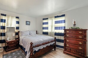 3 bedrooms, iron/ironing board, WiFi, bed sheets - Loysville Charm Meets Cabin 3-Bedroom with A/C, Fitness Room & peaceful Living (Loysville)