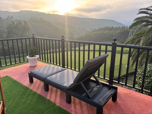 House located in the Fragas do Eume Natural Park, ideal for families.