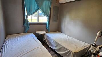 3 habitaciones y ropa de cama