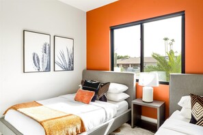 5 bedrooms, desk, travel crib, free WiFi