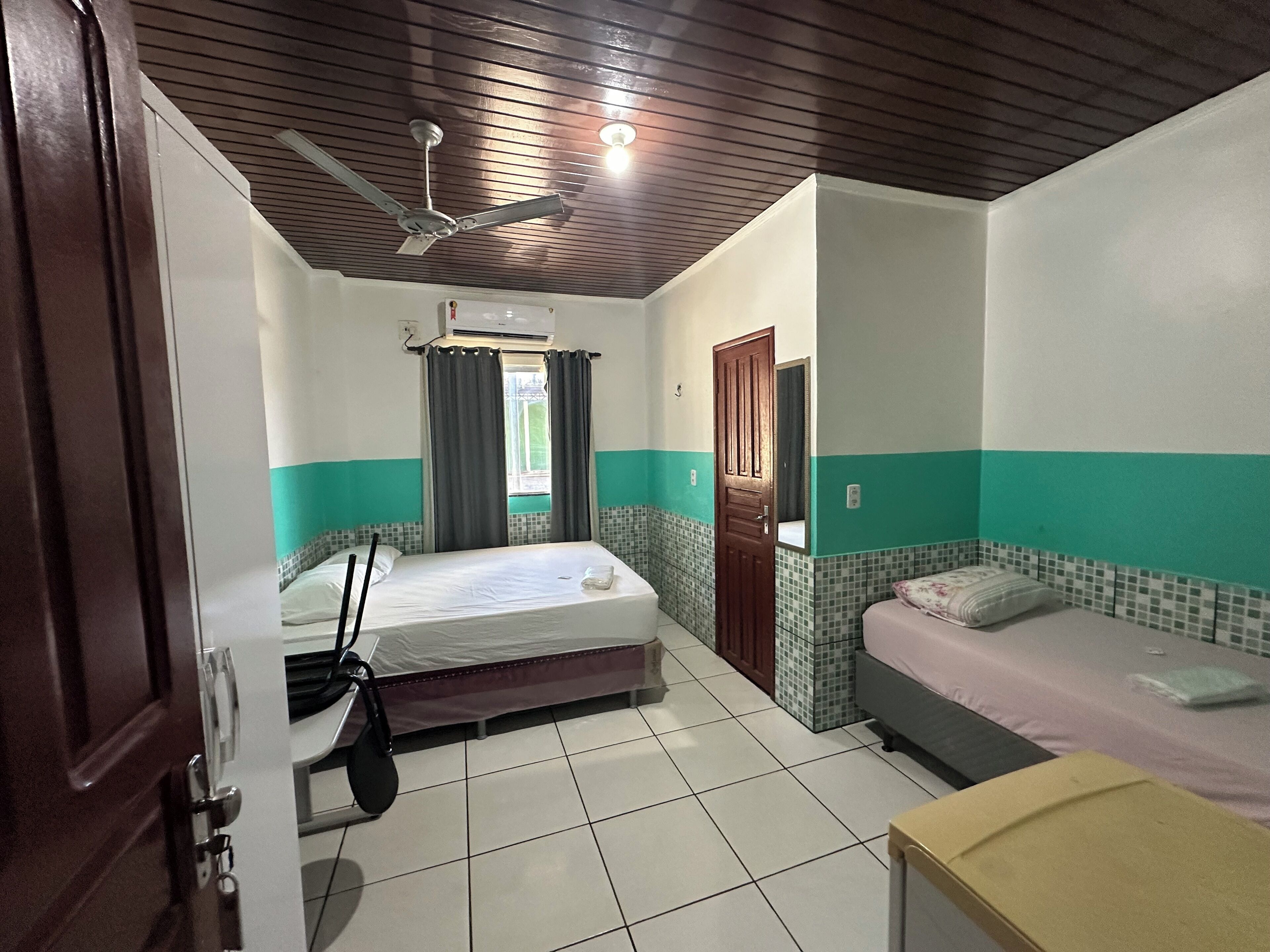 Phòng 3 cơ bản | Bàn, truy cập Internet không dây miễn phí, có lối đi dành cho xe lăn 