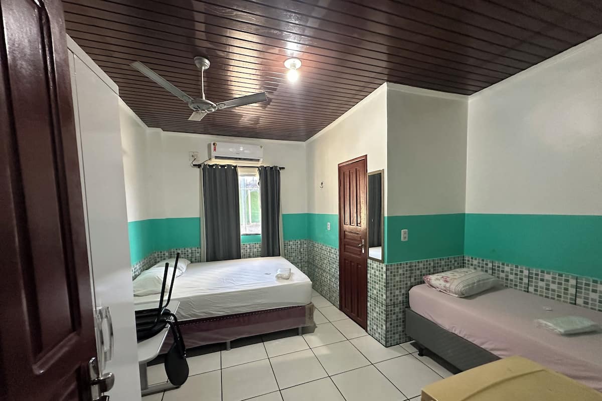 Phòng 3 cơ bản | Bàn, truy cập Internet không dây miễn phí, có lối đi dành cho xe lăn