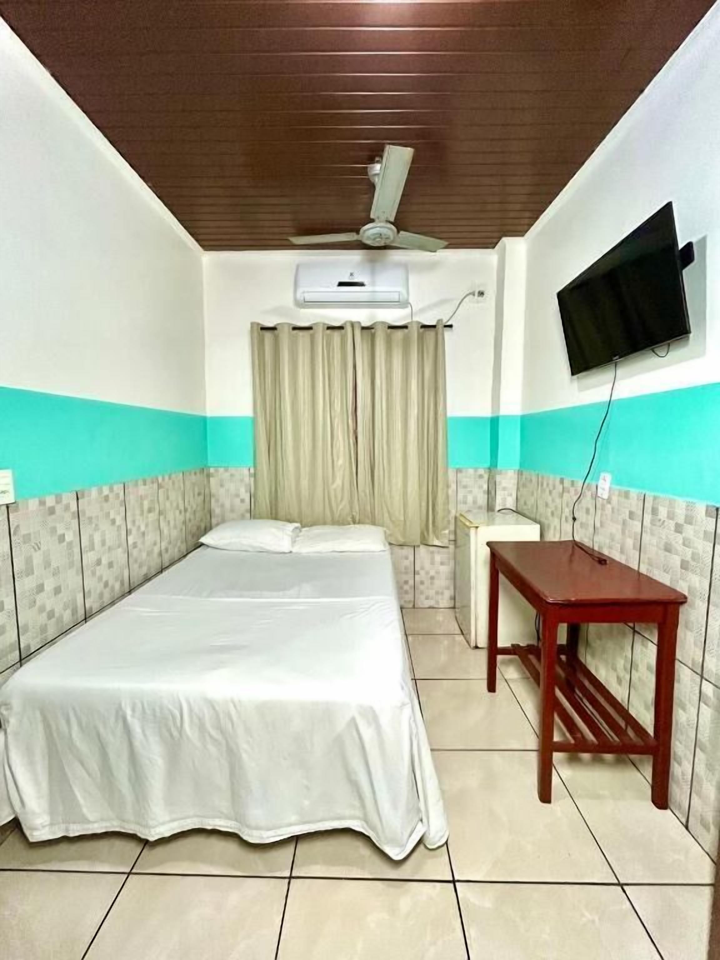 Escritorio, wifi gratis, accesible en silla de ruedas