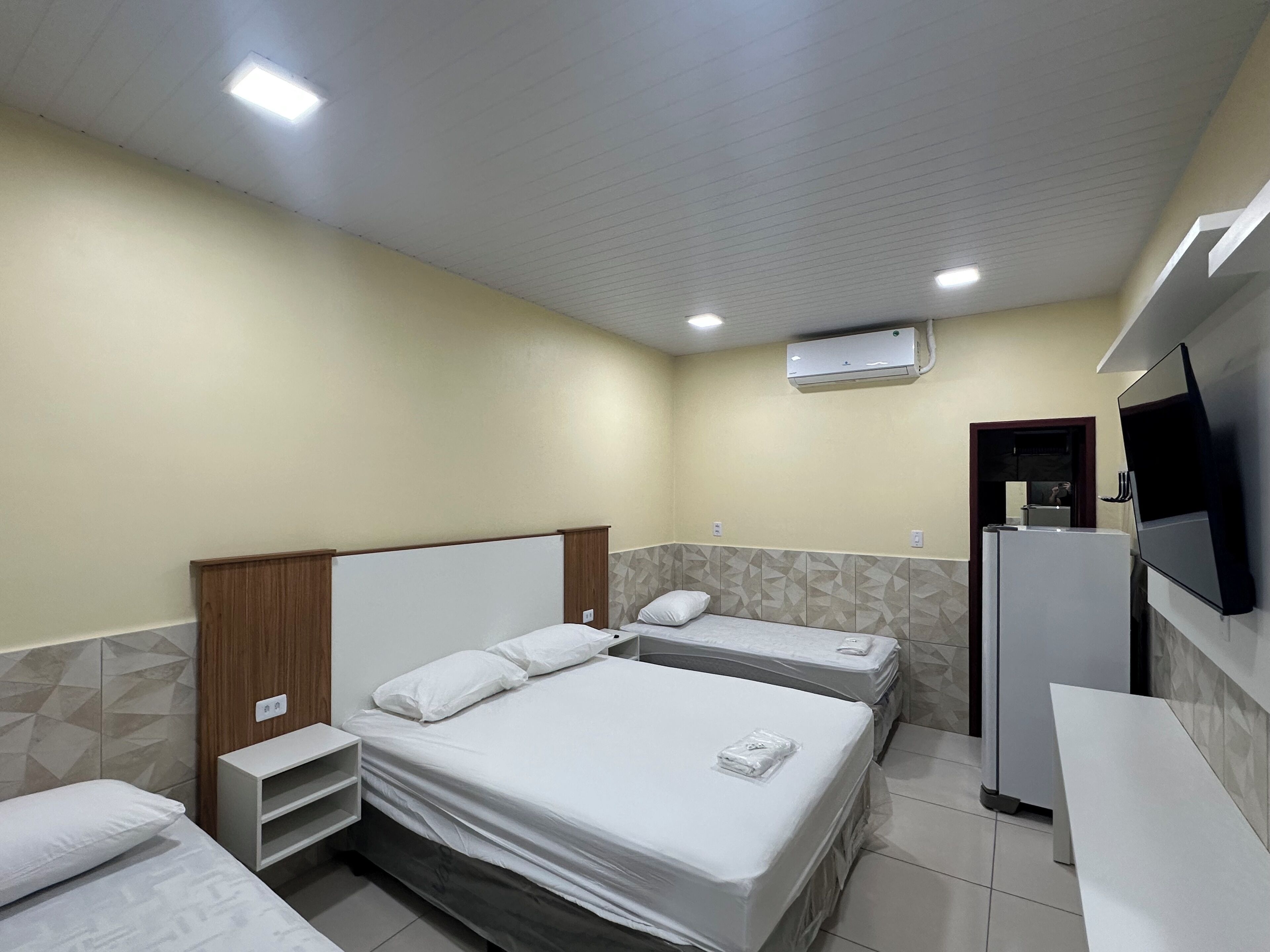 Phòng 4 cơ bản | Bàn, truy cập Internet không dây miễn phí, có lối đi dành cho xe lăn 