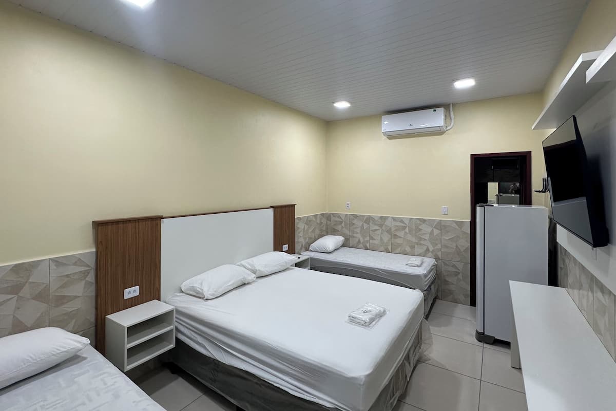 Phòng 4 cơ bản | Bàn, truy cập Internet không dây miễn phí, có lối đi dành cho xe lăn