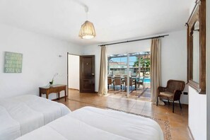 5 slaapkamers, een strijkplank/strijkijzer, wifi, beddengoed