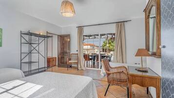 5 makuuhuonetta, silitysrauta/-lauta, Wi-Fi, vuodevaatteet