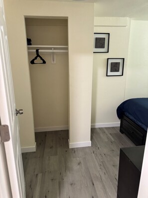 1 habitación, wifi y ropa de cama