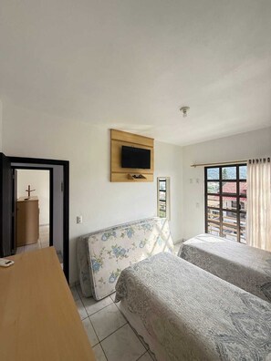 2 室のベッドルーム、WiFi (無料)