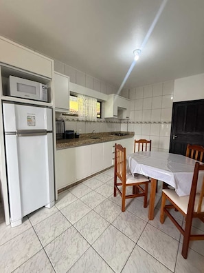 Fridge, microwave, stovetop, blender