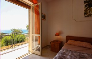 2 camere, culla da viaggio, Wi-Fi gratuito