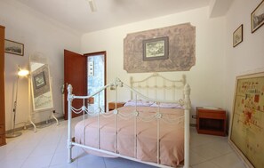2 bedrooms, travel cot, free WiFi - 2 bedroom stunning apartment in Agropoli (Agropoli)