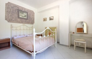 2 bedrooms, travel cot, free WiFi - 2 bedroom lovely apartment in Agropoli (Agropoli)