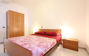 2 Schlafzimmer, Reisekinderbett, kostenloses WLAN